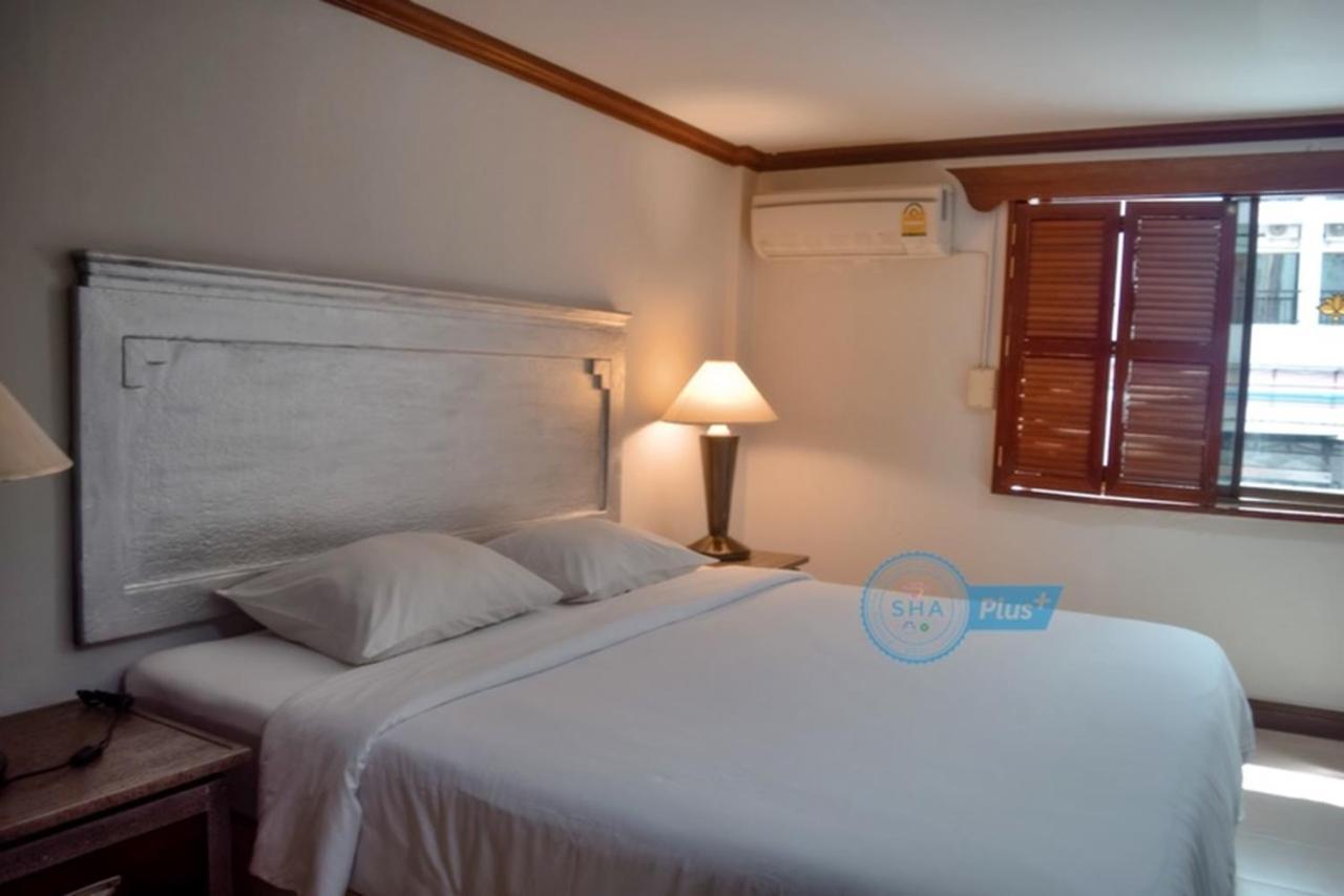 Hotel Le Tanjong House Patong Esterno foto