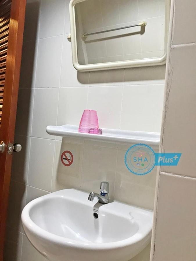 Hotel Le Tanjong House Patong Esterno foto