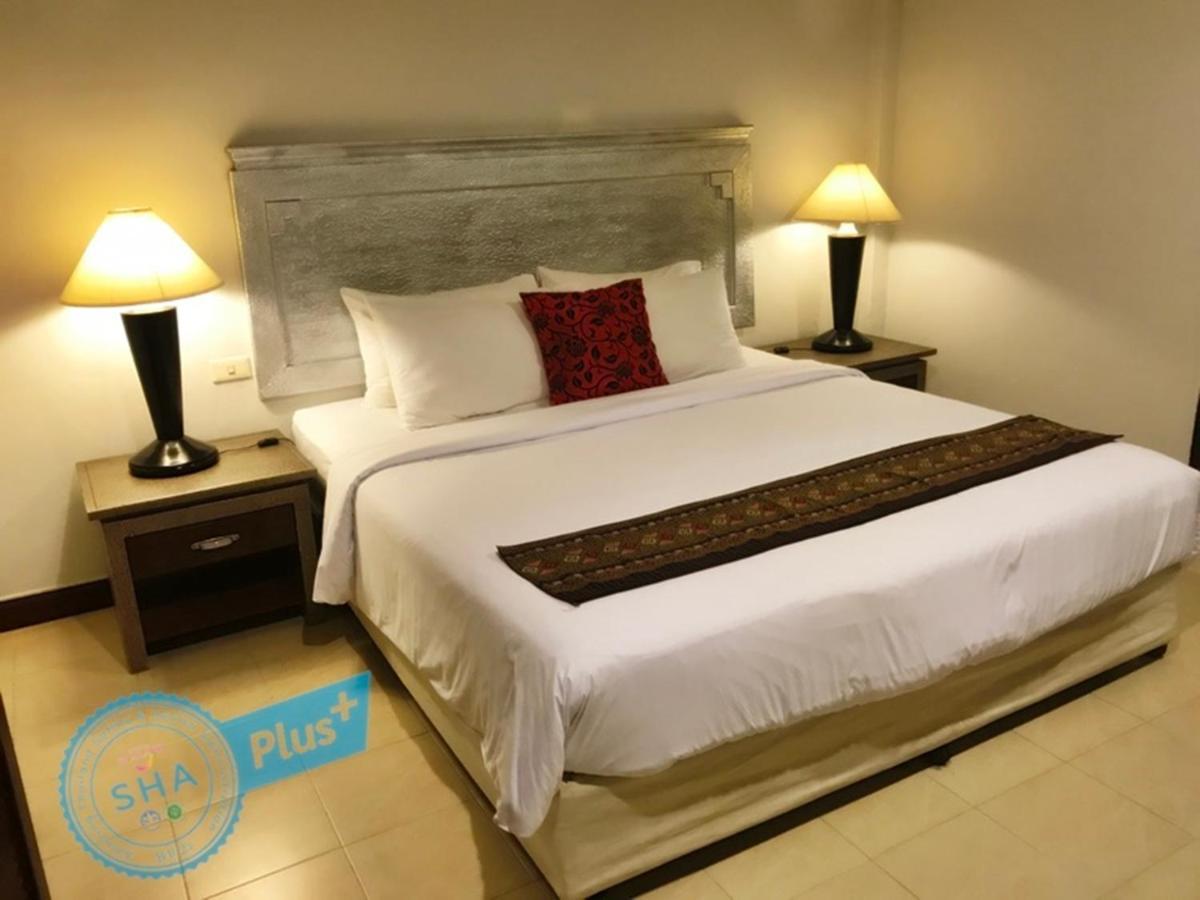 Hotel Le Tanjong House Patong Esterno foto