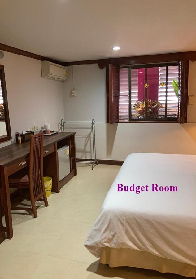Hotel Le Tanjong House Patong Esterno foto