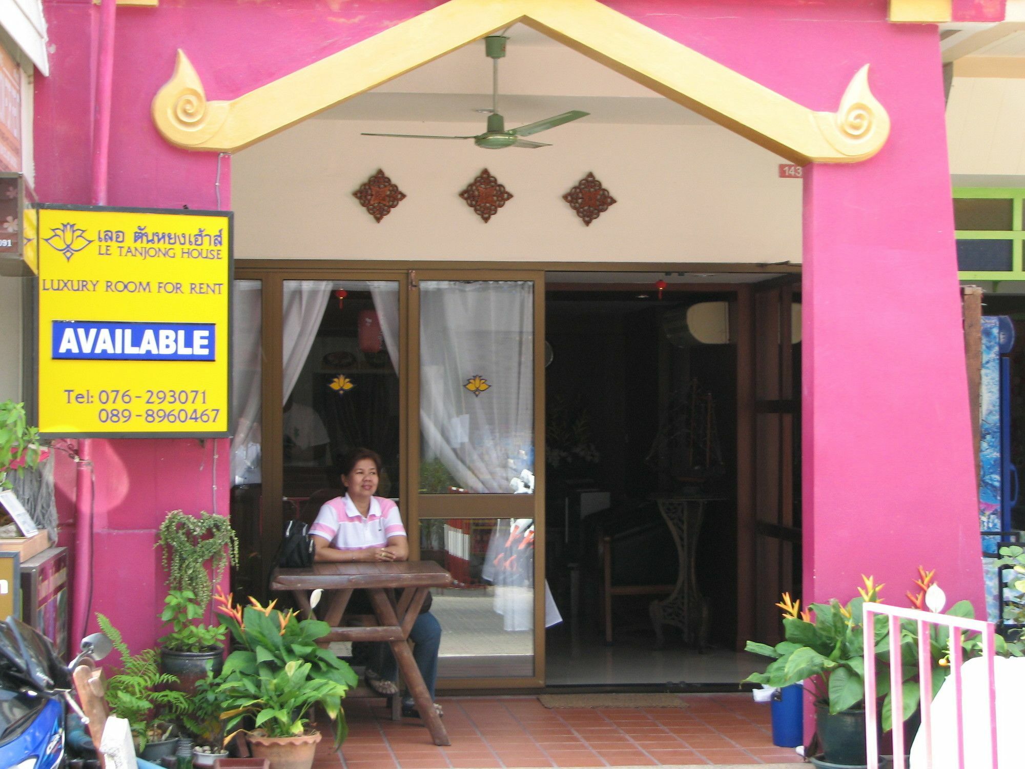 Hotel Le Tanjong House Patong Esterno foto